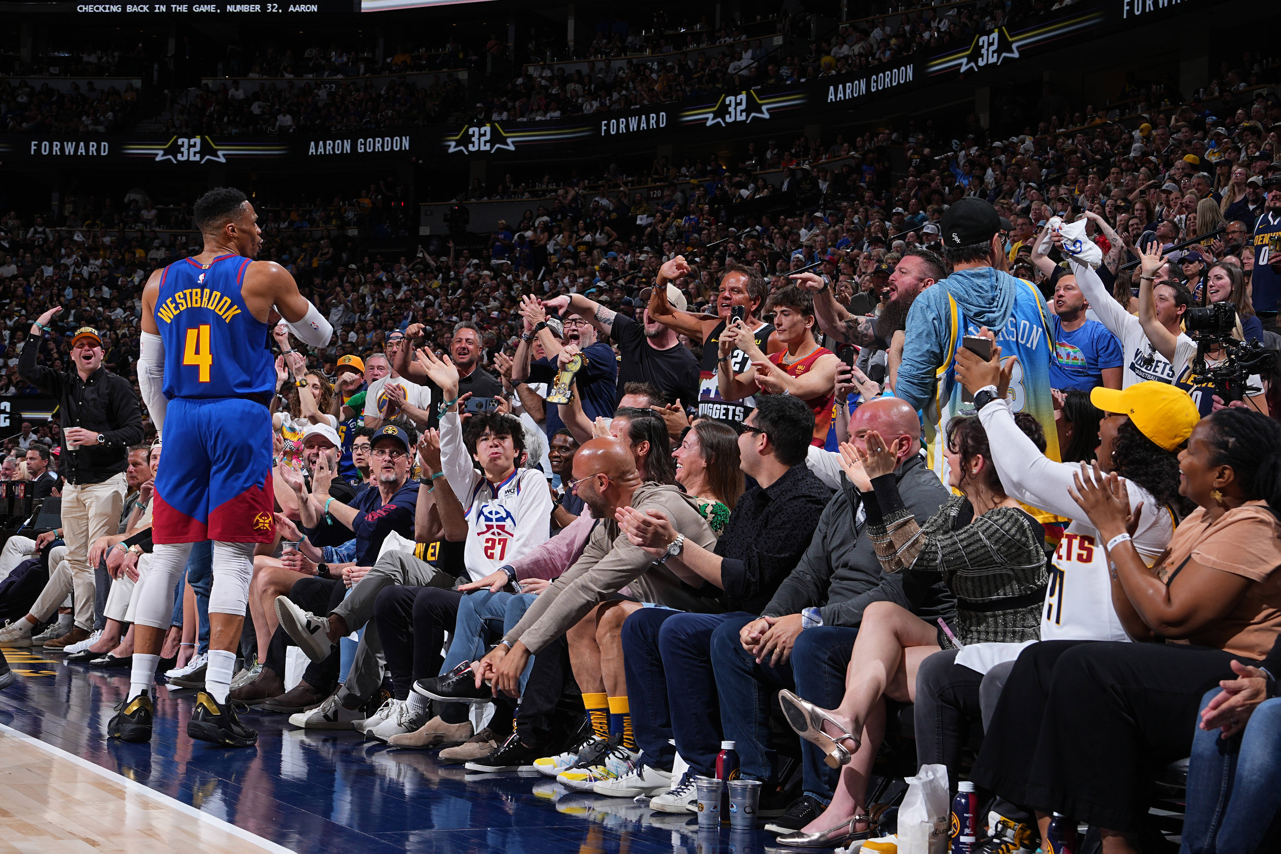 九游会包含西亚卡姆焦点对战,哈登与70激战瑞士队分钟,晋级下一阶段胜负难料!比赛高潮迭起的词条